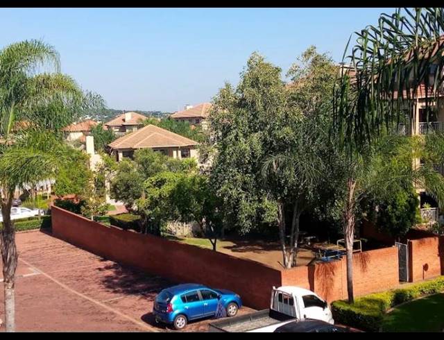 2 BEDROOM APARTMENT FOR SALE IN SUNNINGHILL